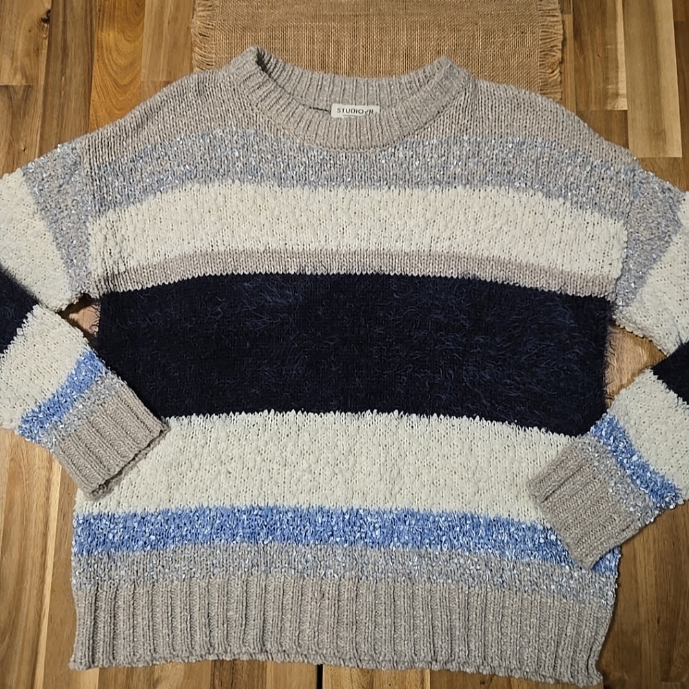 NWOT Studio B Super Soft Knit Sweater  Size Small